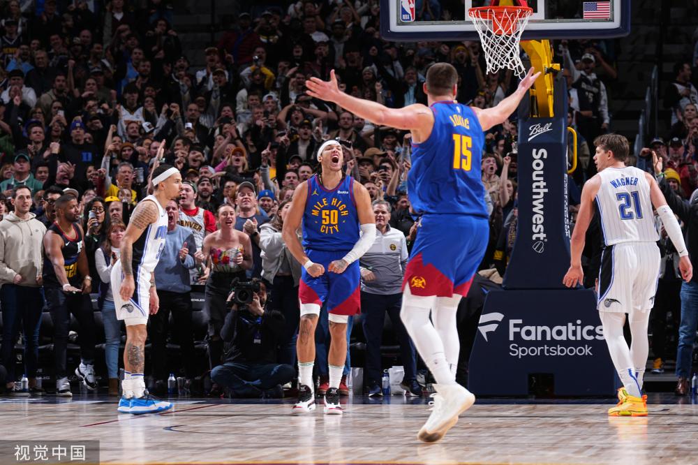 在这场激烈 在这场激烈